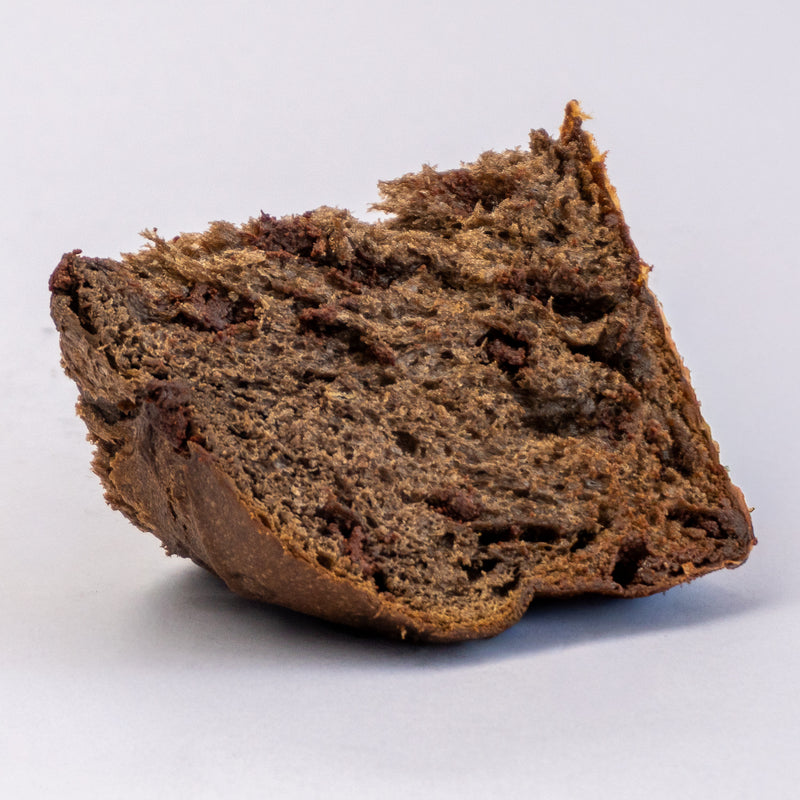 Panettone Nero con Mou e Cioccolato al Latte