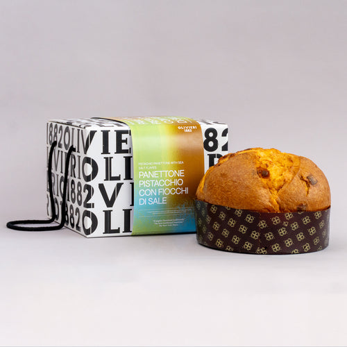 Panettone al pistacchio con fiocchi di sale